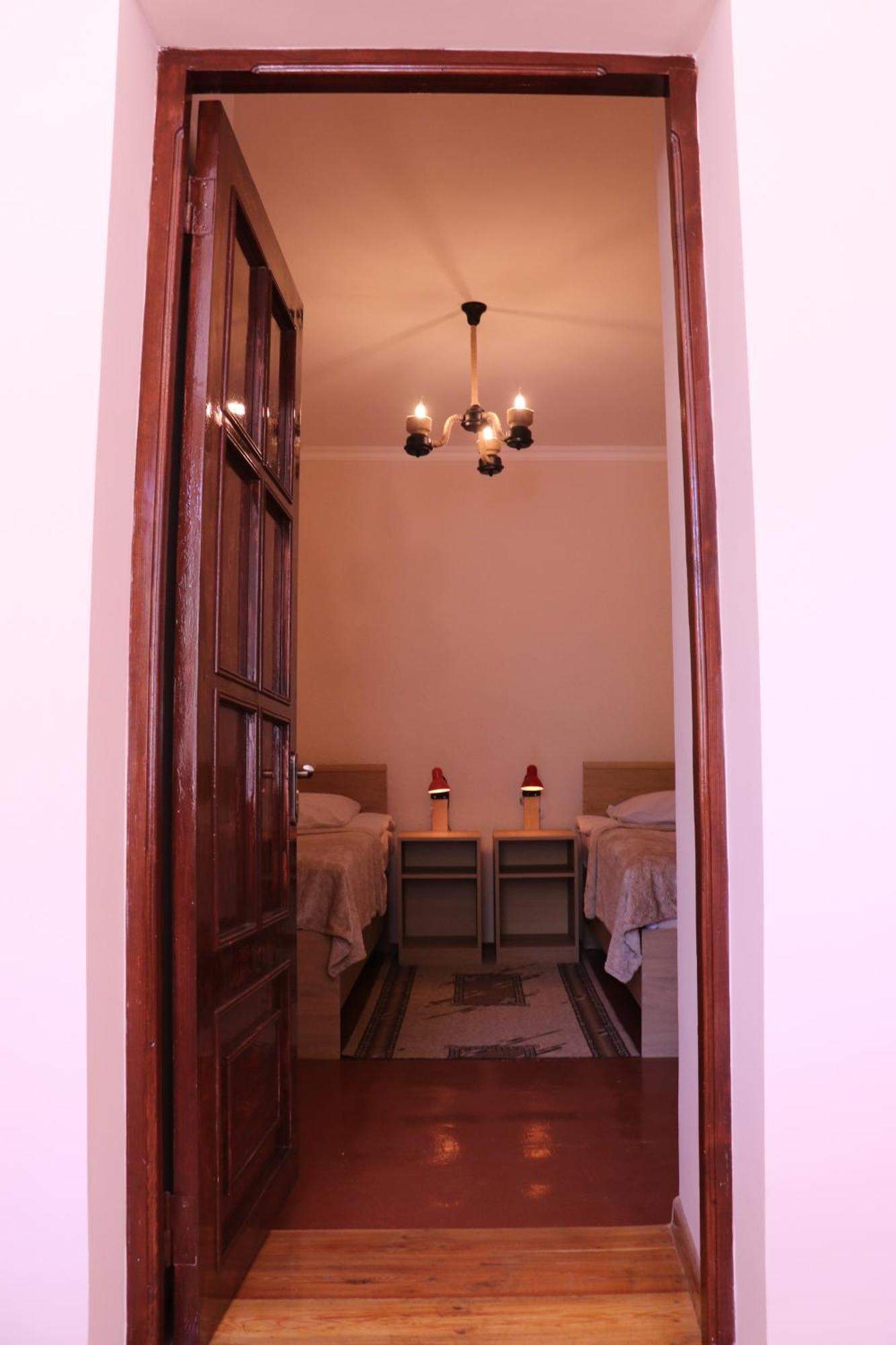 Legend Guest House Yekhegis Eksteriør billede